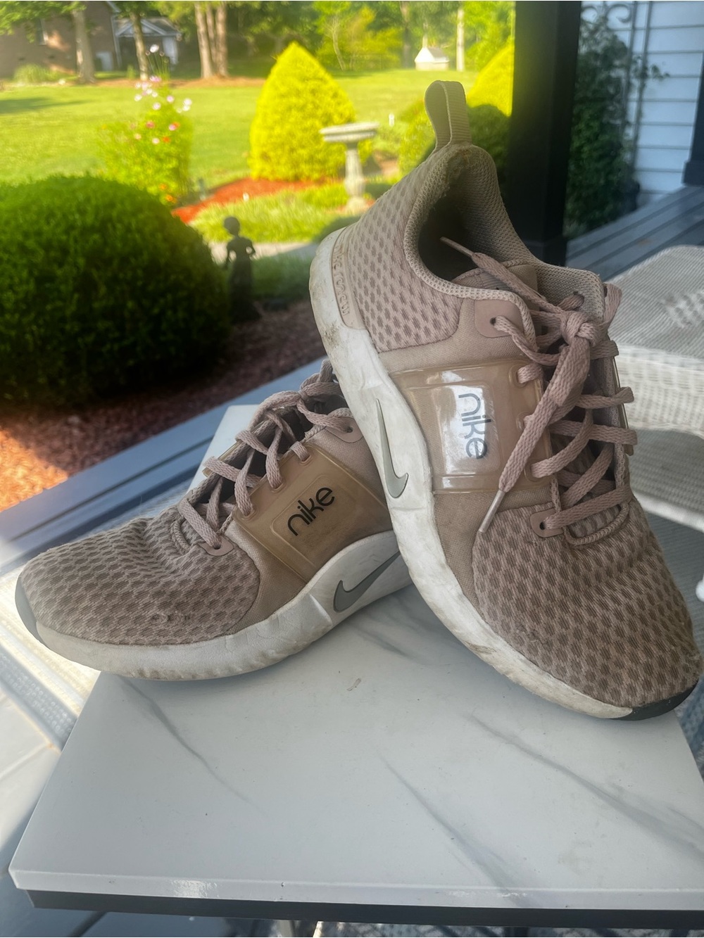 Nike Women’s Athletic Sneakers — Pink 👟